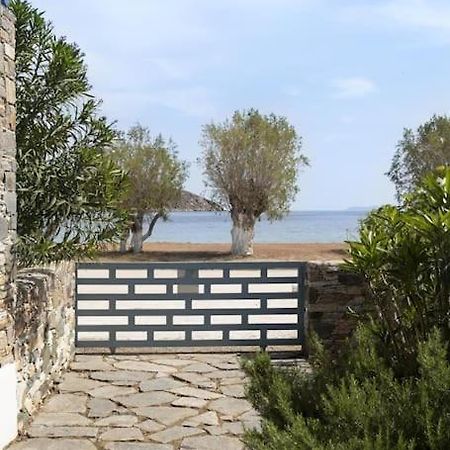Livadi  Beachfront 2Br Apartment - Free Parking מראה חיצוני תמונה