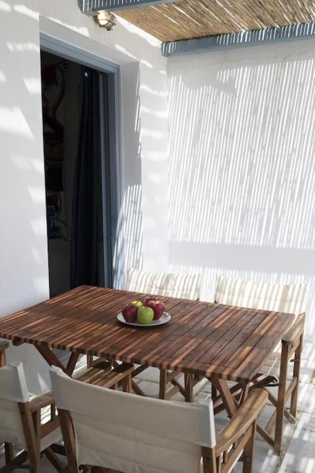 Livadi  Beachfront 2Br Apartment - Free Parking מראה חיצוני תמונה