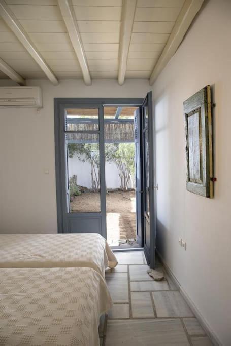 Livadi  Beachfront 2Br Apartment - Free Parking מראה חיצוני תמונה
